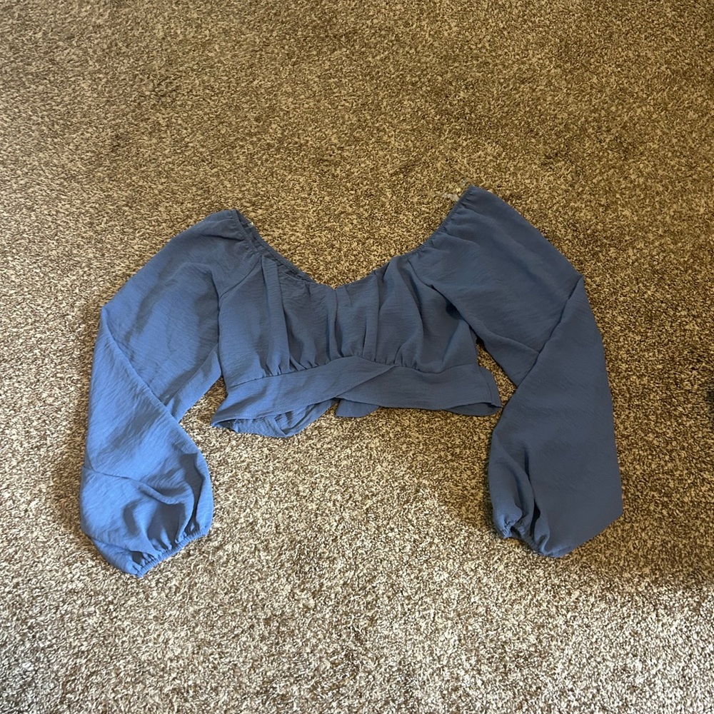 Blue cropped long sleeve tie blouse
